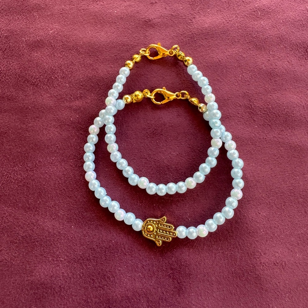 NWT LIGHT BLUE and White Beaded Bracelet WITH GOLD COLOR HAMSA